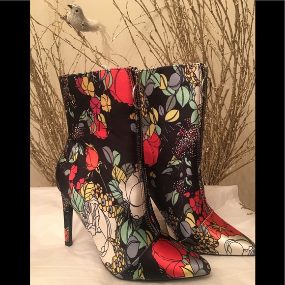 Shoes - Floral Heeled Boots🌹🌸🖤